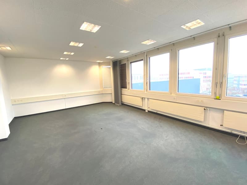 Moderne Büro- und Lagerräume in Glattbrugg - vis-a-vis Bahnhof Glattbrugg (3)