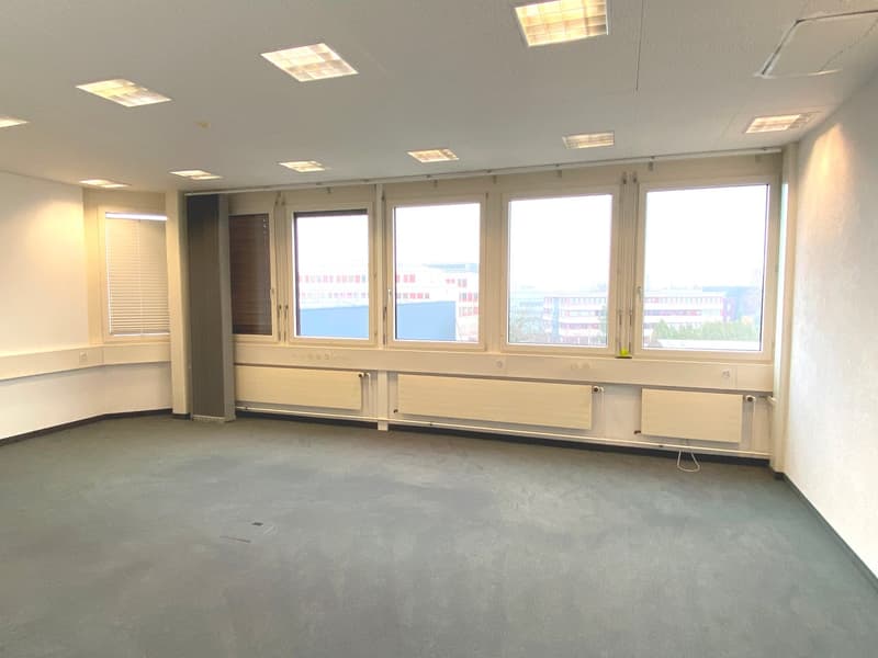 Moderne Büro- und Lagerräume in Glattbrugg - vis-a-vis Bahnhof Glattbrugg (4)