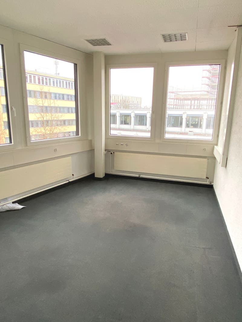 Moderne Büro- und Lagerräume in Glattbrugg - vis-a-vis Bahnhof Glattbrugg (5)