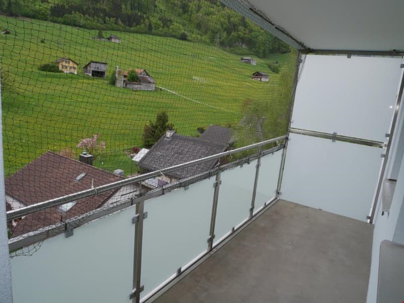 Moderne 3.5-Zimmer-Wohnung mit Bergblick in Glarus (5)
