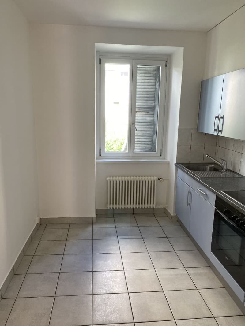 Ein Monat Miete gratis! Schönes möbliertes Zimmer zur Miete! (2)
