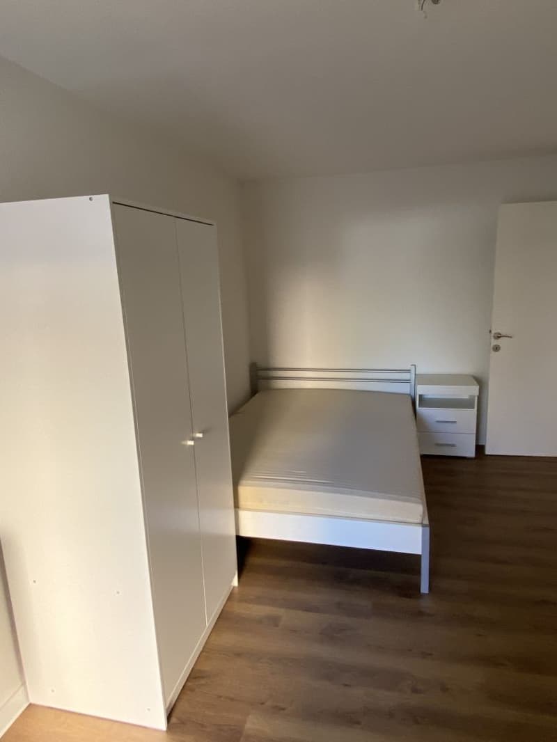 Ein Monat Miete gratis! Schönes möbliertes Zimmer zur Miete! (3)