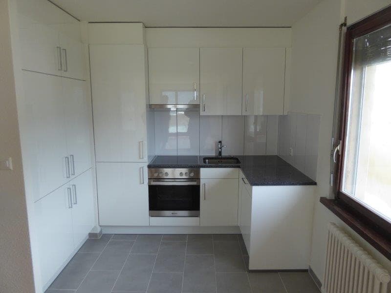 Geräumige 4-Zimmer-Wohnung mit Balkon und Garage in Sierre (3)