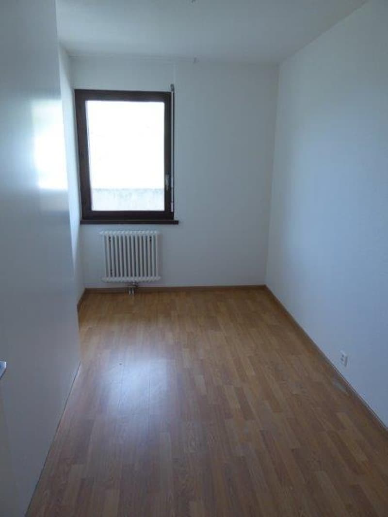 Geräumige 4-Zimmer-Wohnung mit Balkon und Garage in Sierre (7)