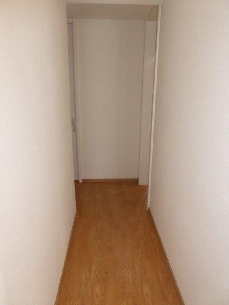 Geräumige 4-Zimmer-Wohnung mit Balkon und Garage in Sierre (6)
