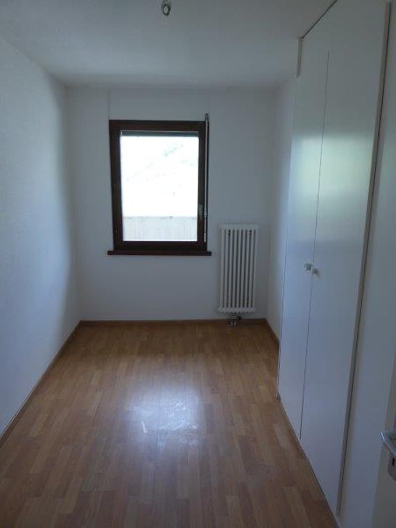 Geräumige 4-Zimmer-Wohnung mit Balkon und Garage in Sierre (8)