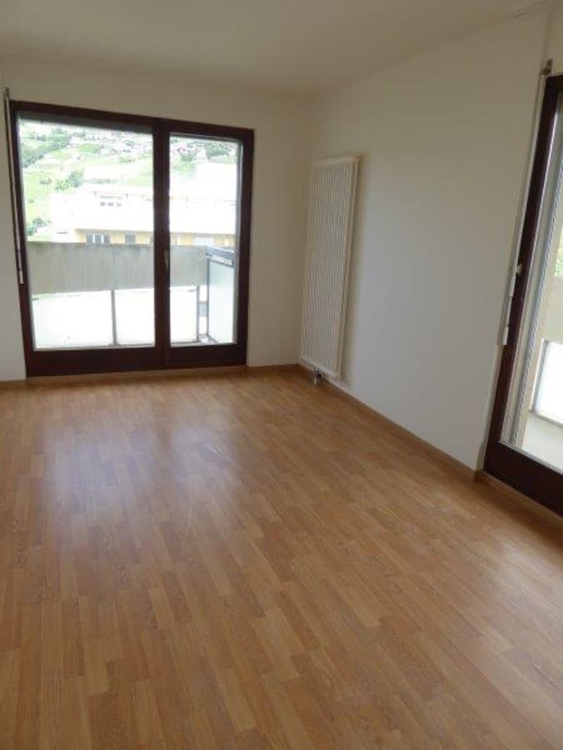 Geräumige 4-Zimmer-Wohnung mit Balkon und Garage in Sierre (2)