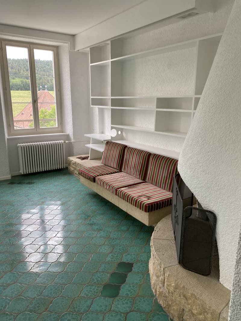 Affascinante appartamento di 3,5 locali con balcone a Tramelan (3)