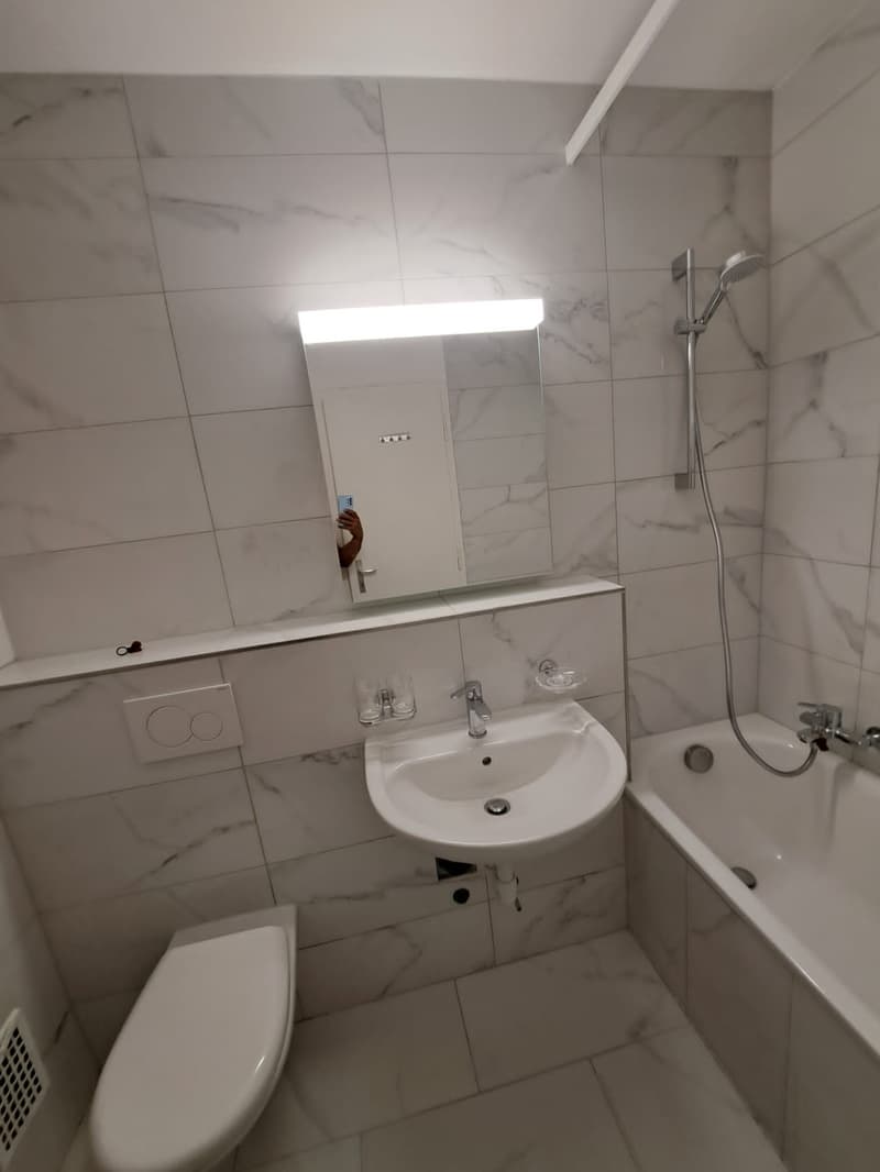 Delizioso appartamento 1.5 locali con balcone a Le Locle (5)