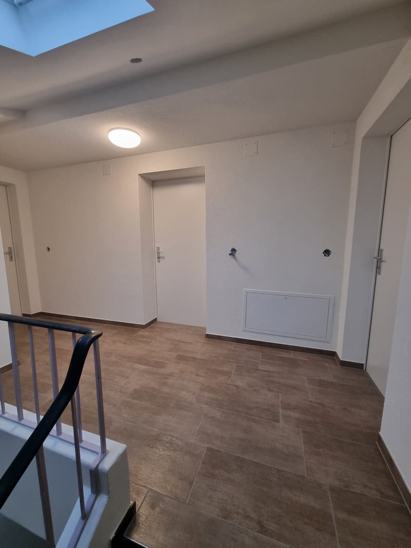 Incantevole appartamento mansardato di 1 stanza a Bévilard (6)