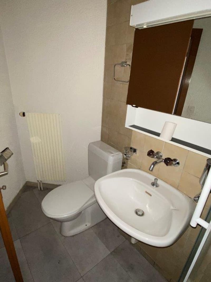 Incantevole appartamento di 2.5 locali a Moutier! Un affitto offerto! (5)