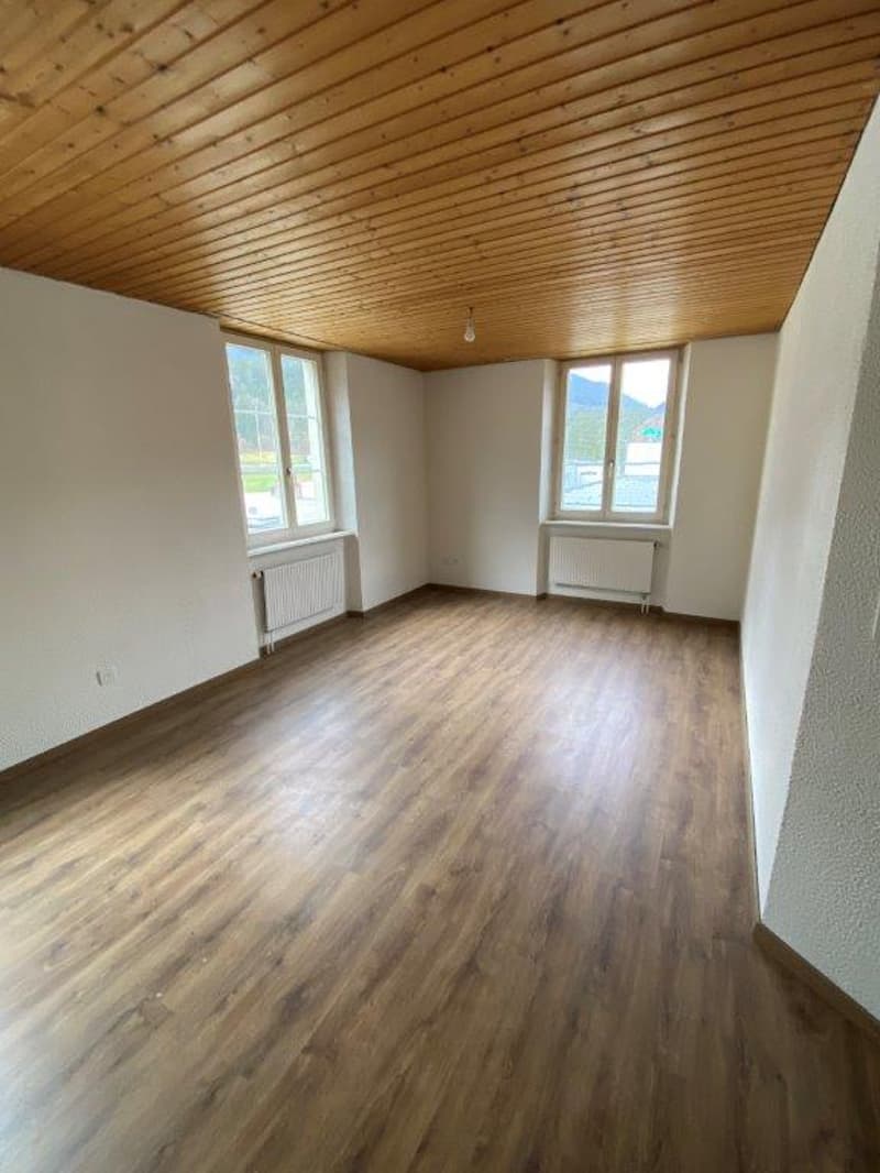 Incantevole appartamento di 2.5 locali a Moutier! Un affitto offerto! (2)