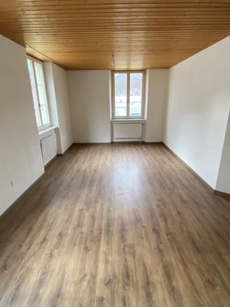 Incantevole appartamento di 2.5 locali a Moutier! Un affitto offerto! (3)