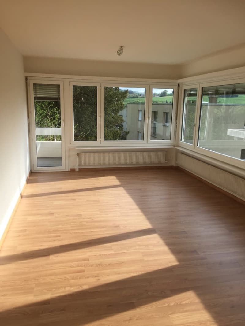 Appartement moderne de 4,5 pièces à louer (1)