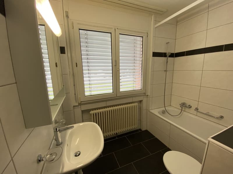 Appartement moderne 3.5 pièces avec balcon et vue panoramique à Biasca (8)