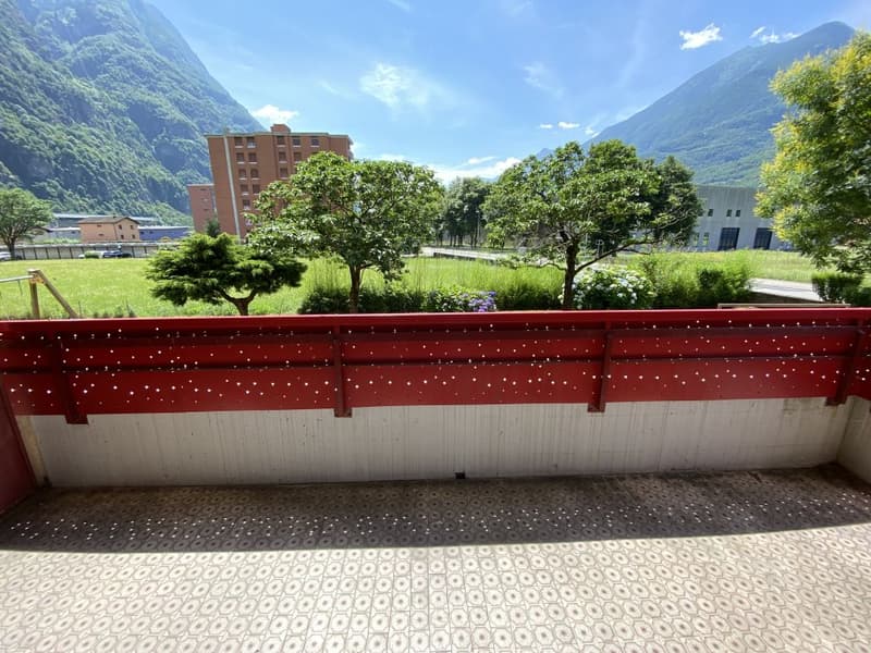 Appartement moderne 3.5 pièces avec balcon et vue panoramique à Biasca (10)