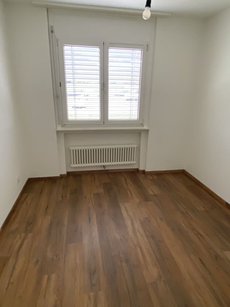 Appartement moderne 3.5 pièces avec balcon et vue panoramique à Biasca (4)