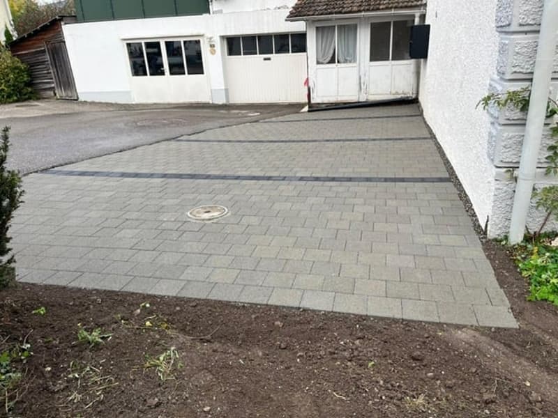 Parkplätze zu vermieten in Grüningen (2)