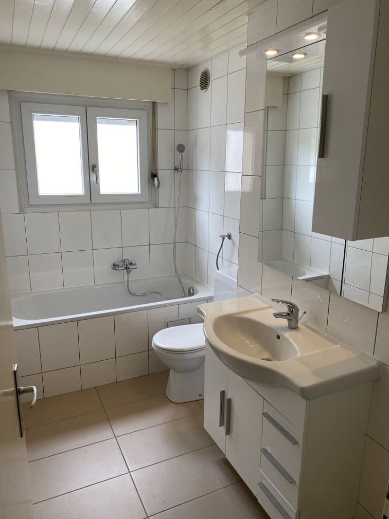 Charmantes 2,5-Zimmer-Wohnung in Bévilard – sofort verfügbar (3)