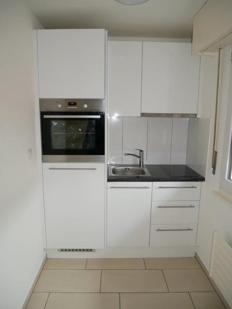 Charming 1.5-room apartment with balcony in La Chaux-de-Fonds (1)