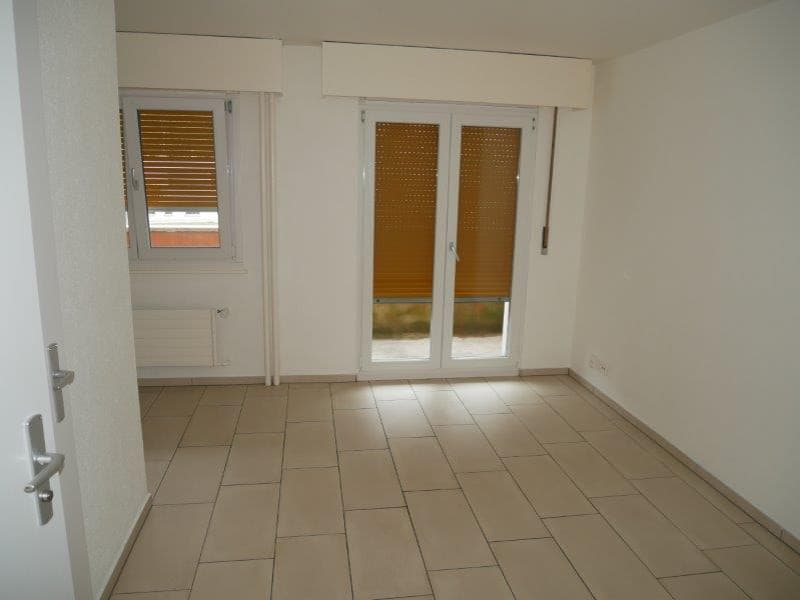 Charming 1.5-room apartment with balcony in La Chaux-de-Fonds (2)