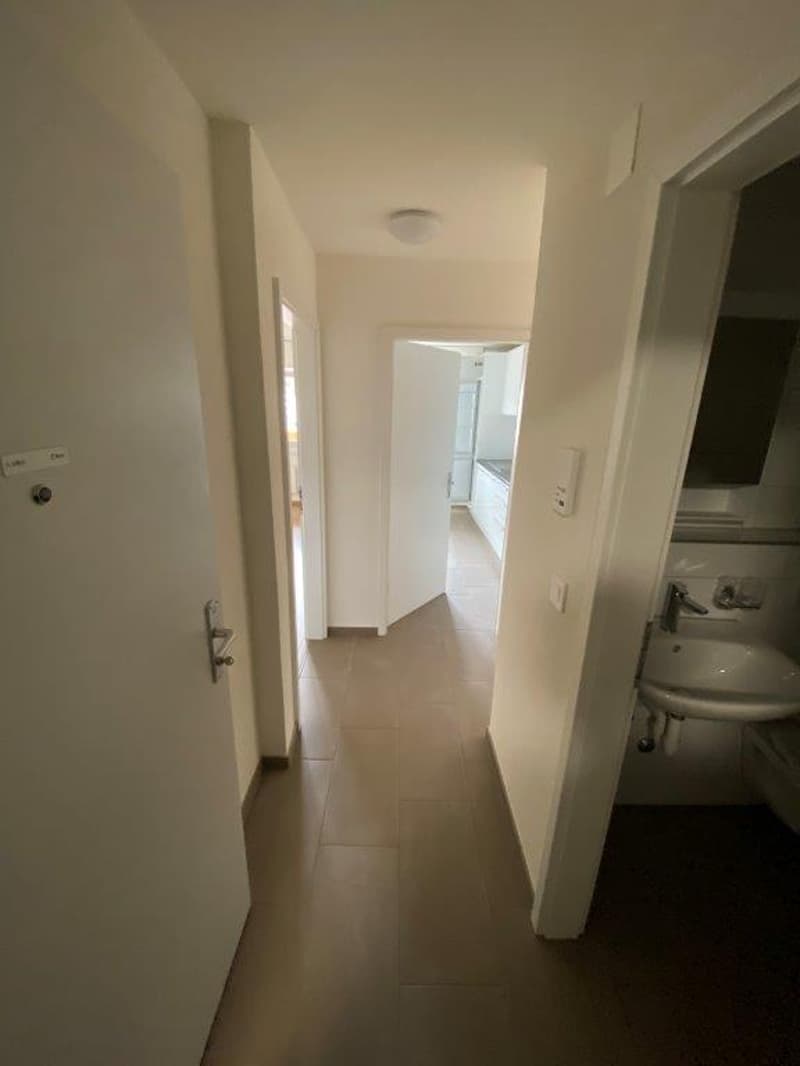 Charming 2.5-room apartment with balcony in La Chaux-de-Fonds (5)