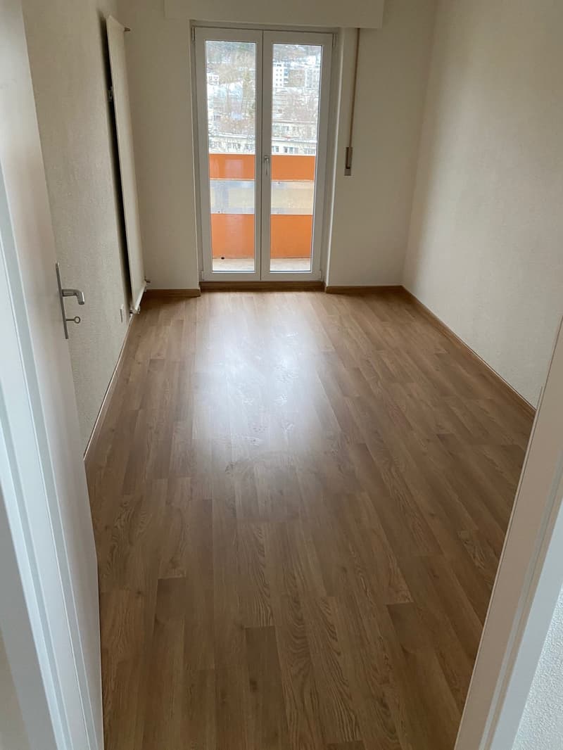 Helles 3-Zimmer-Wohnung mit Balkon im 6. Stock – La Chaux-de-Fonds (3)