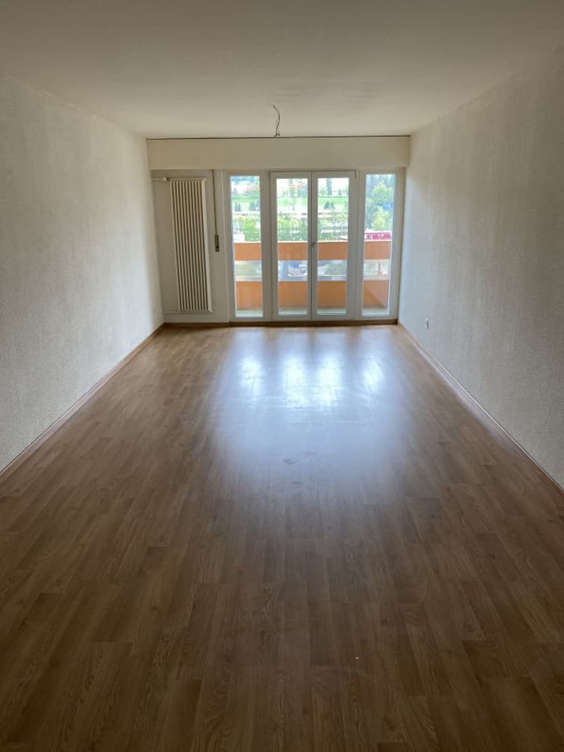 Modern 3.5-room apartment with balcony in La Chaux-de-Fonds (6)