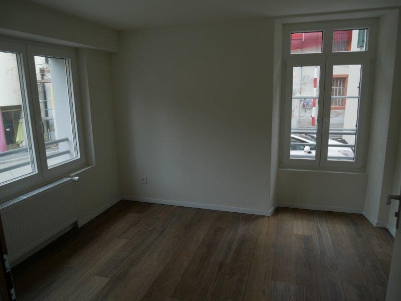 Renovated and modern office with shower for rent (3)