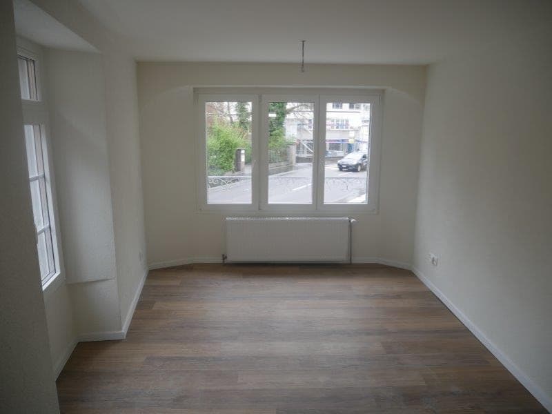 Renovated and modern office with shower for rent (2)