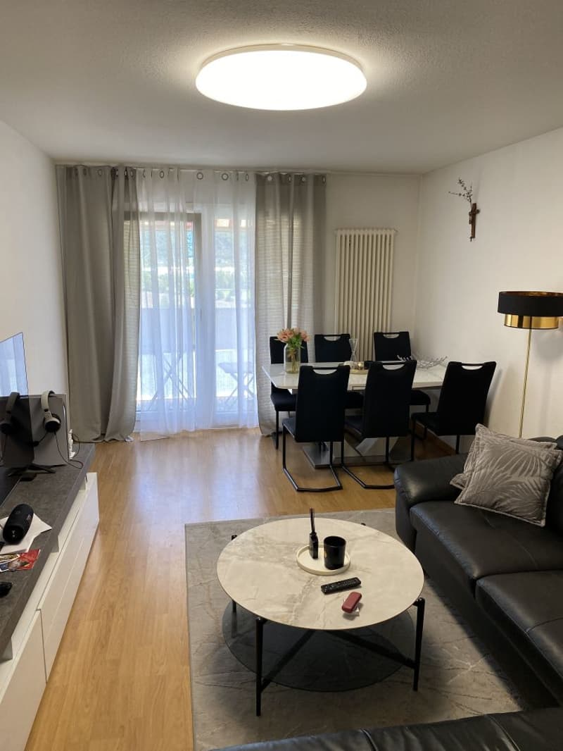 Delizioso appartamento di 3 locali con 2 balconi a Sierre (2)