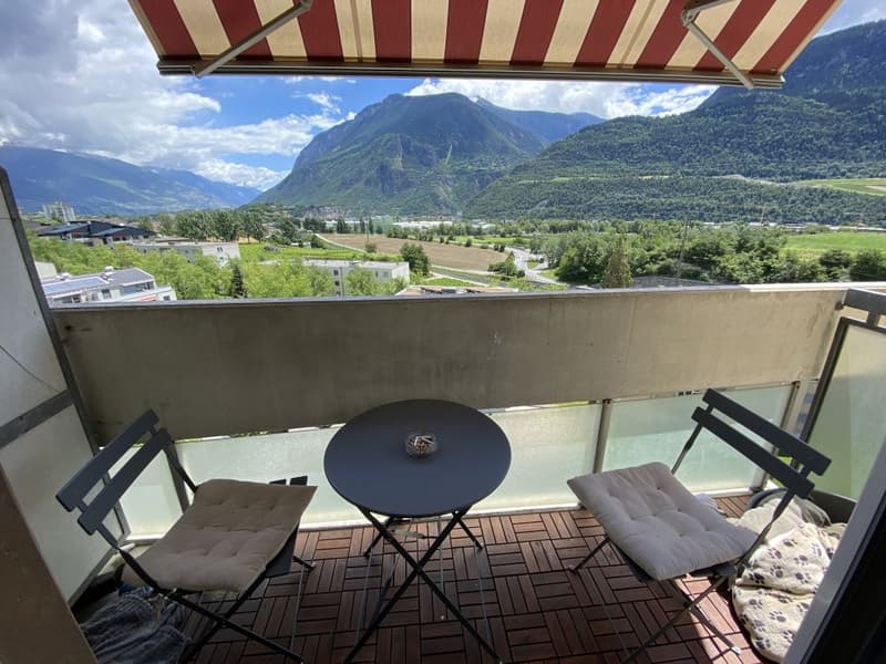 Delizioso appartamento di 3 locali con 2 balconi a Sierre (1)