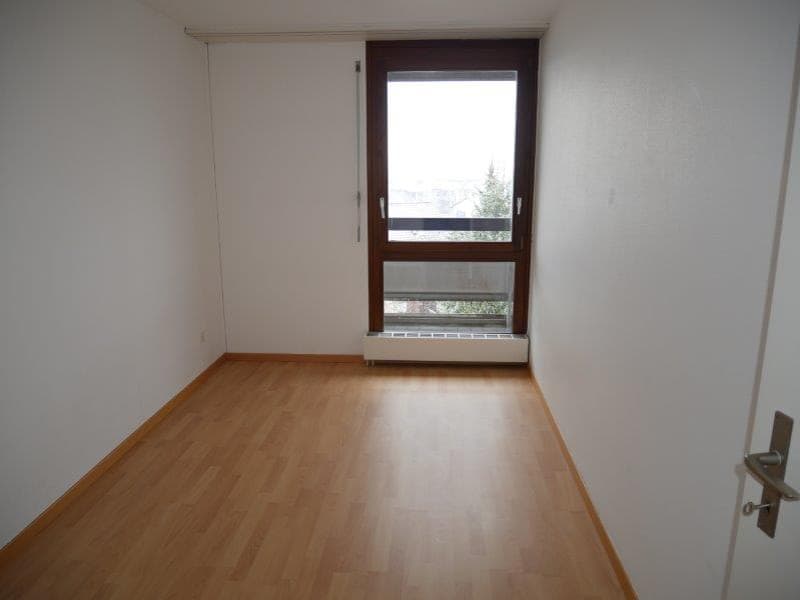 Bright 3.5-room apartment with balcony and beautiful view in Niederlenz (8)