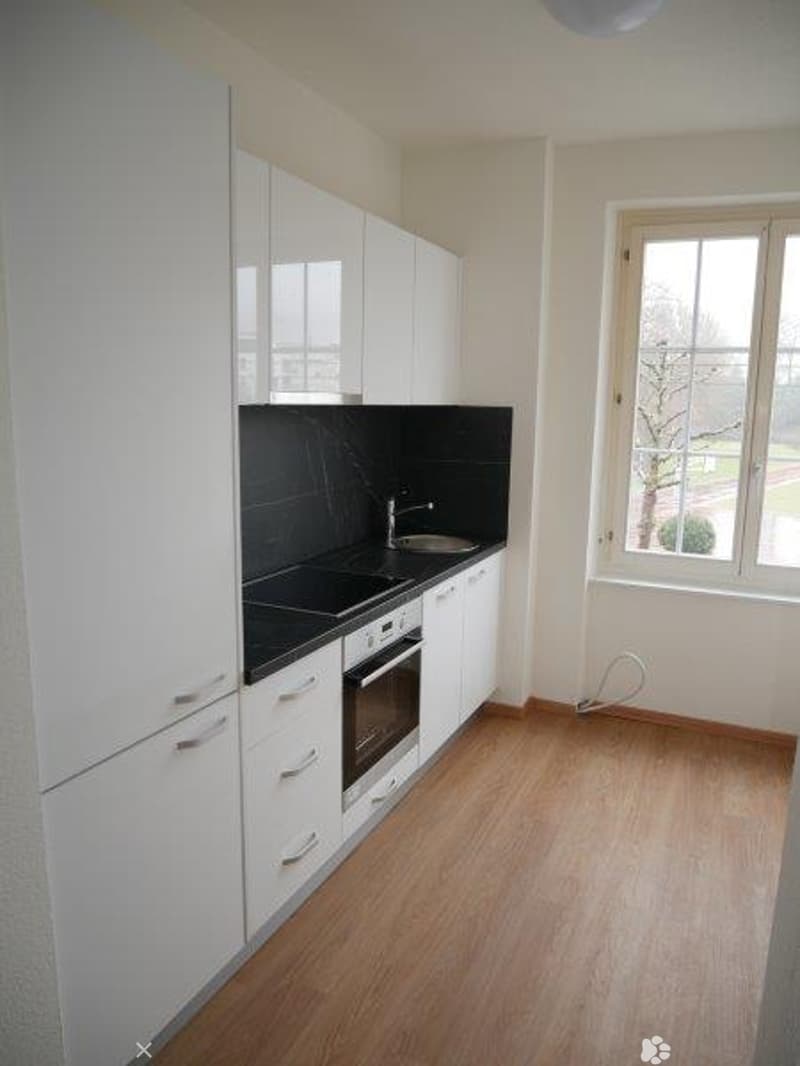 Helle 2.5-Zimmer-Wohnung mit Balkon in Biel/Bienne (2)