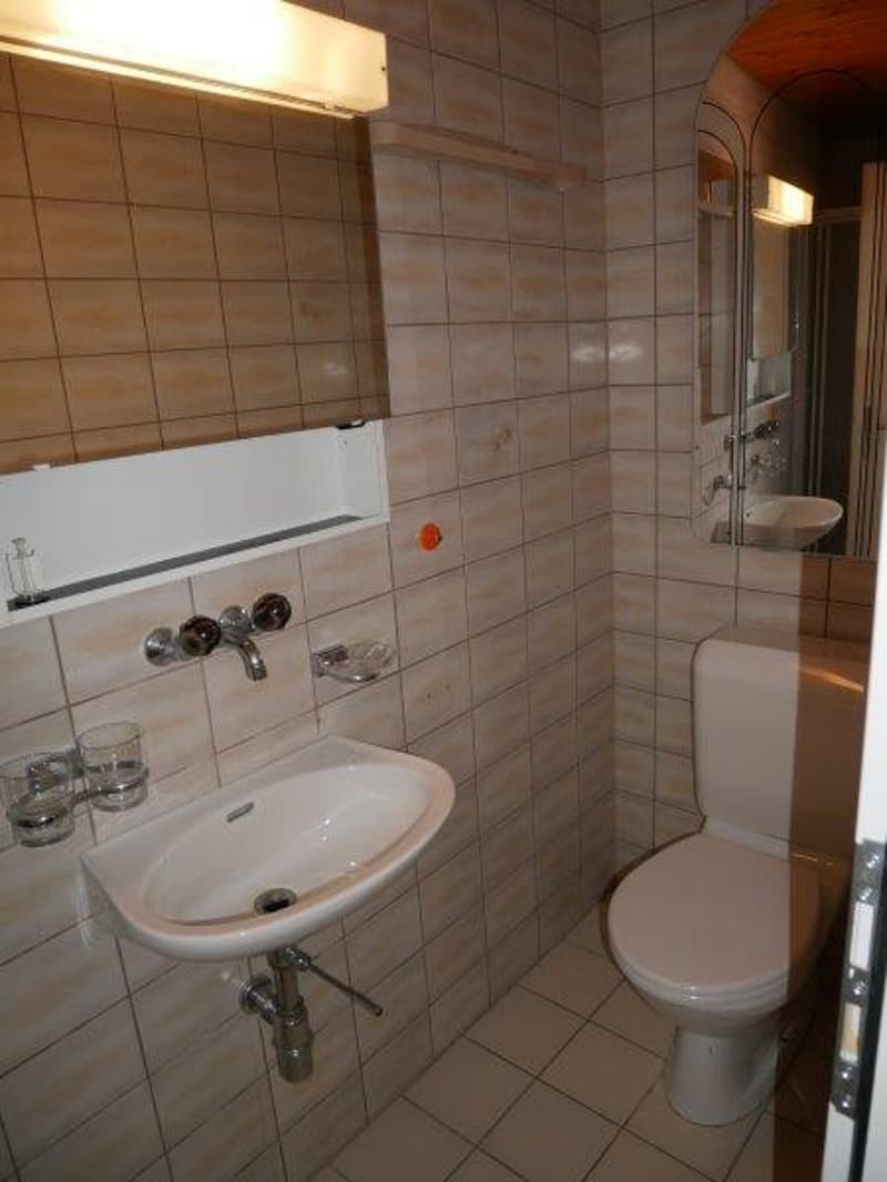 Charmante 4.5-Zimmer-Maisonette-Wohnung mit Balkon und Kamin in Ulisbach (13)