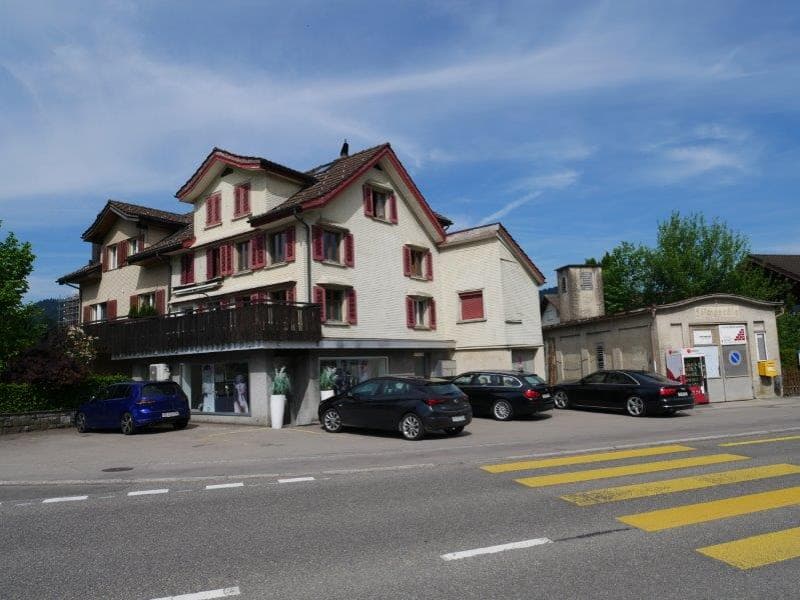 Charmante 4.5-Zimmer-Maisonette-Wohnung mit Balkon und Kamin in Ulisbach (1)