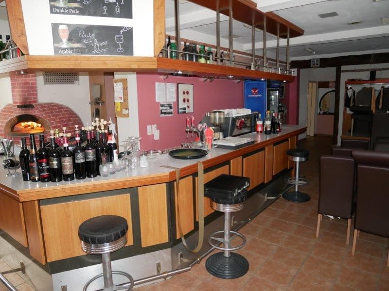 Casa multifamiliare con grande potenziale! Permesso di costruire disponibile! (13)