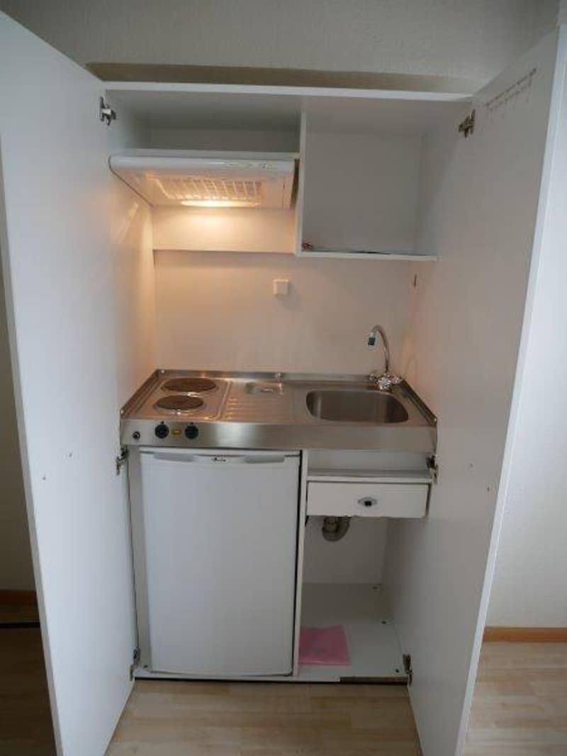Schönes und angenehmes Zimmer an ruhige Lage zu vermieten (5)