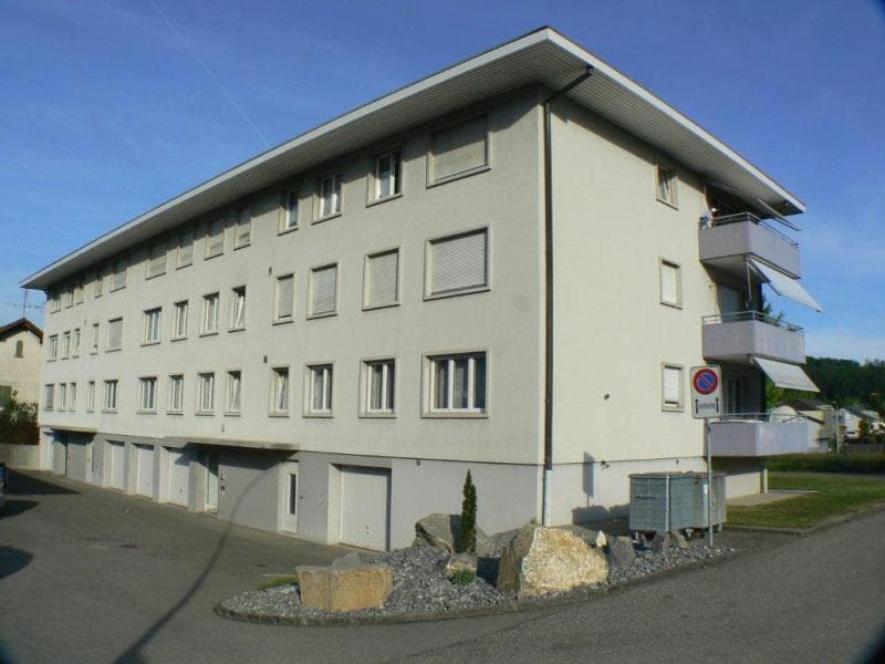 Appartement lumineux 3.5 pièces avec balcon et belle vue à Hägendorf (2)