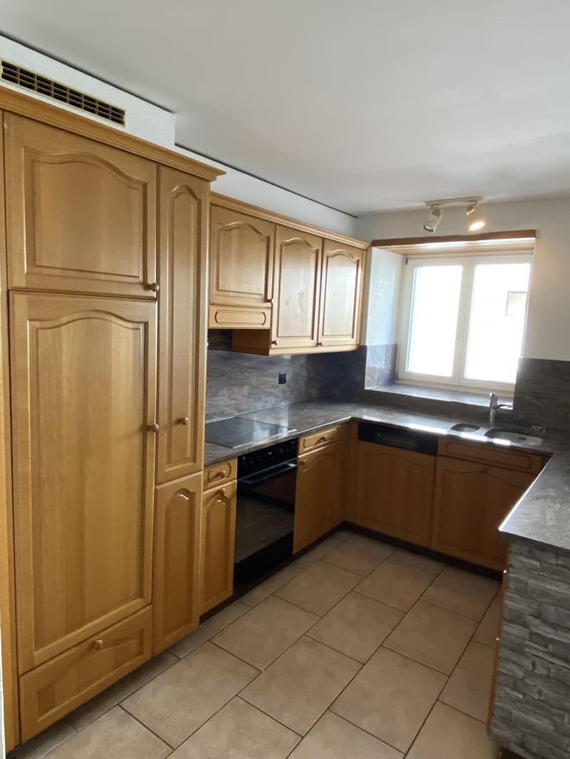 Gross und gemütliche 3.5-Zimmer-Wohnung mit Balkon in Rekingen AG (3)