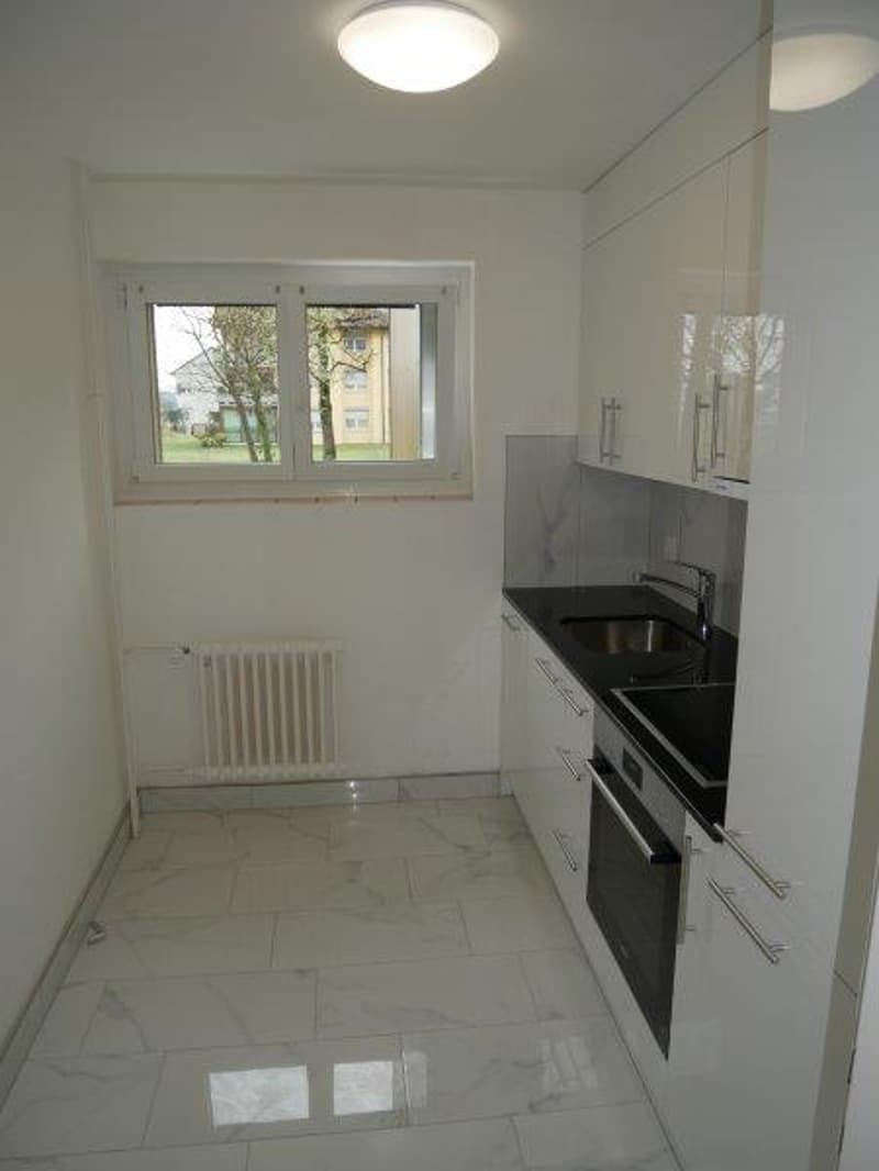 Sonnige 4-Zimmer-Wohnung mit Balkon in Dulliken (3)