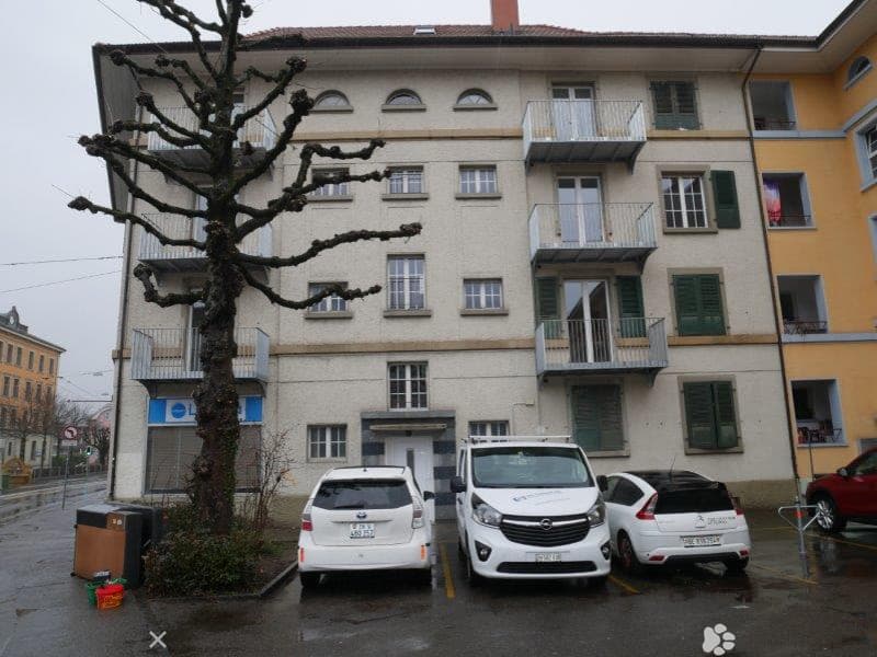Charmante 2-Zimmer-Dachwohnung an der Madretschstrasse in Biel/Bienne (2)
