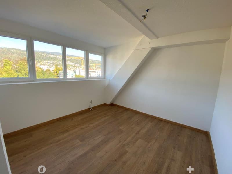 Charmante 2-Zimmer-Dachwohnung an der Madretschstrasse in Biel/Bienne (7)
