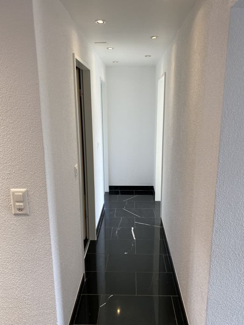 Appartement moderne de 4.5 pièces avec balcon et vue panoramique – La Chaux-de-Fonds (13)