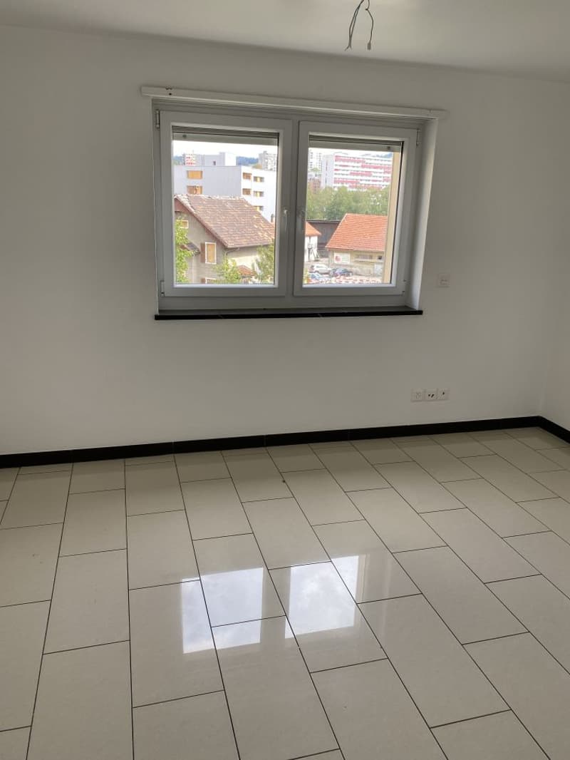 Appartement moderne de 4.5 pièces avec balcon et vue panoramique – La Chaux-de-Fonds (8)