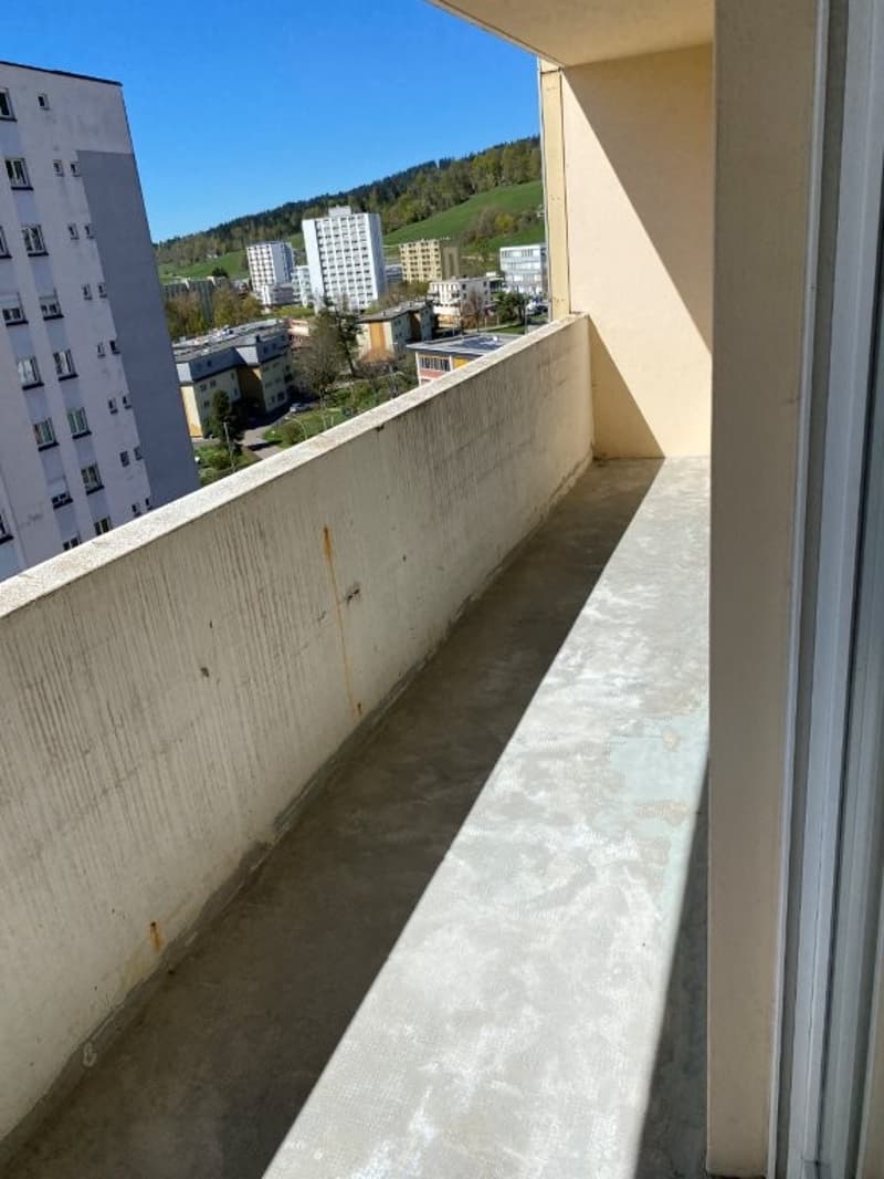 Appartement moderne de 4.5 pièces avec balcon et vue panoramique – La Chaux-de-Fonds (3)