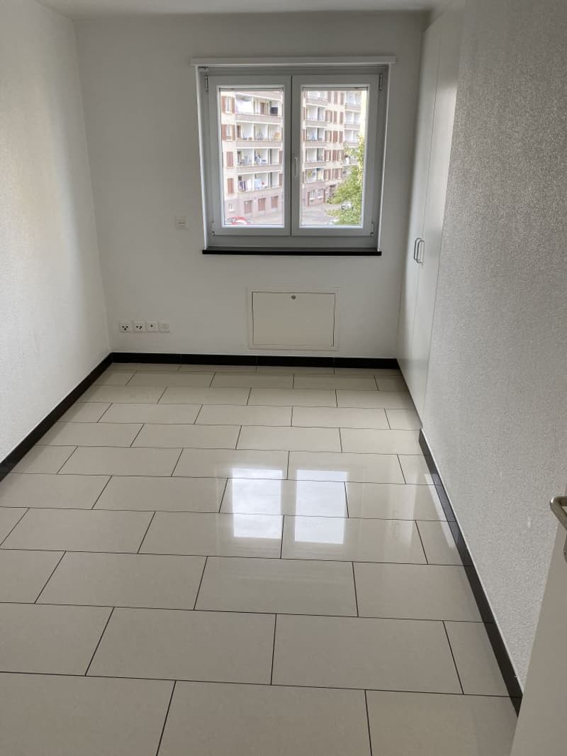 Appartement moderne de 4.5 pièces avec balcon et vue panoramique – La Chaux-de-Fonds (9)