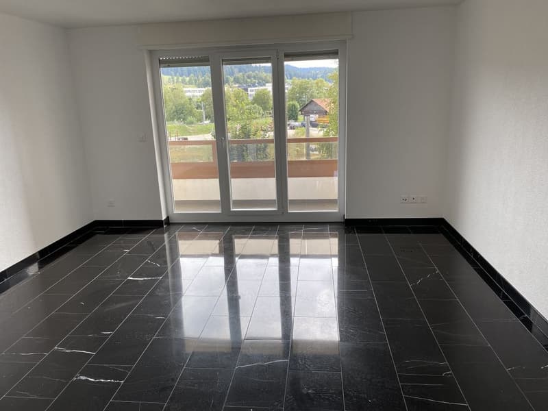 Appartement moderne de 4.5 pièces avec balcon et vue panoramique – La Chaux-de-Fonds (7)