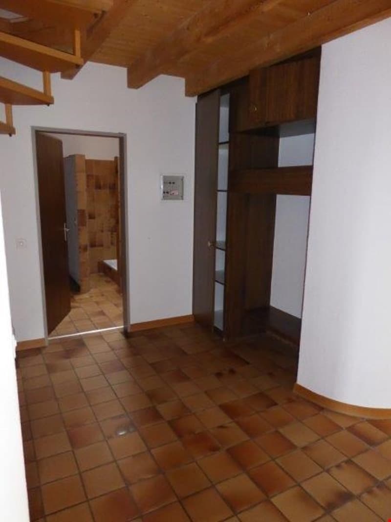 Geräumige 6-Zimmer-Wohnung mit Balkon und schöner Aussicht in Kerzers (7)