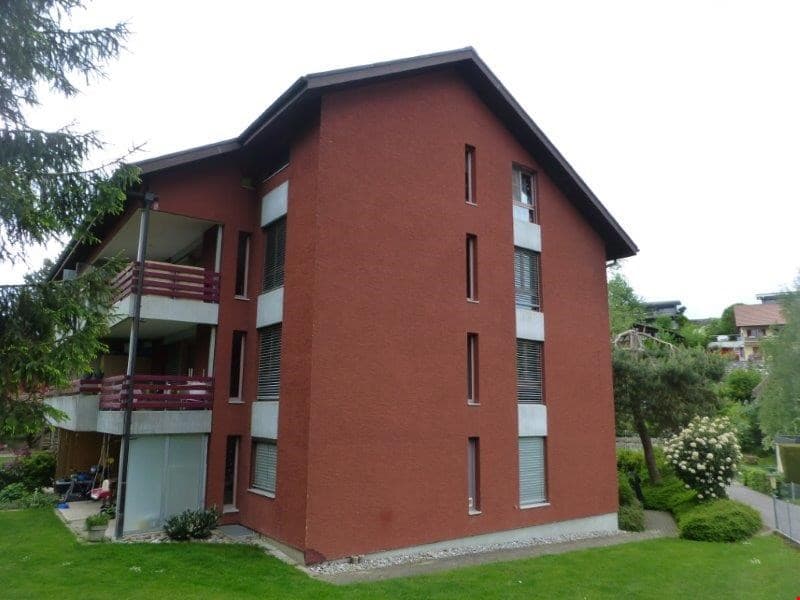 Geräumige 6-Zimmer-Wohnung mit Balkon und schöner Aussicht in Kerzers (2)